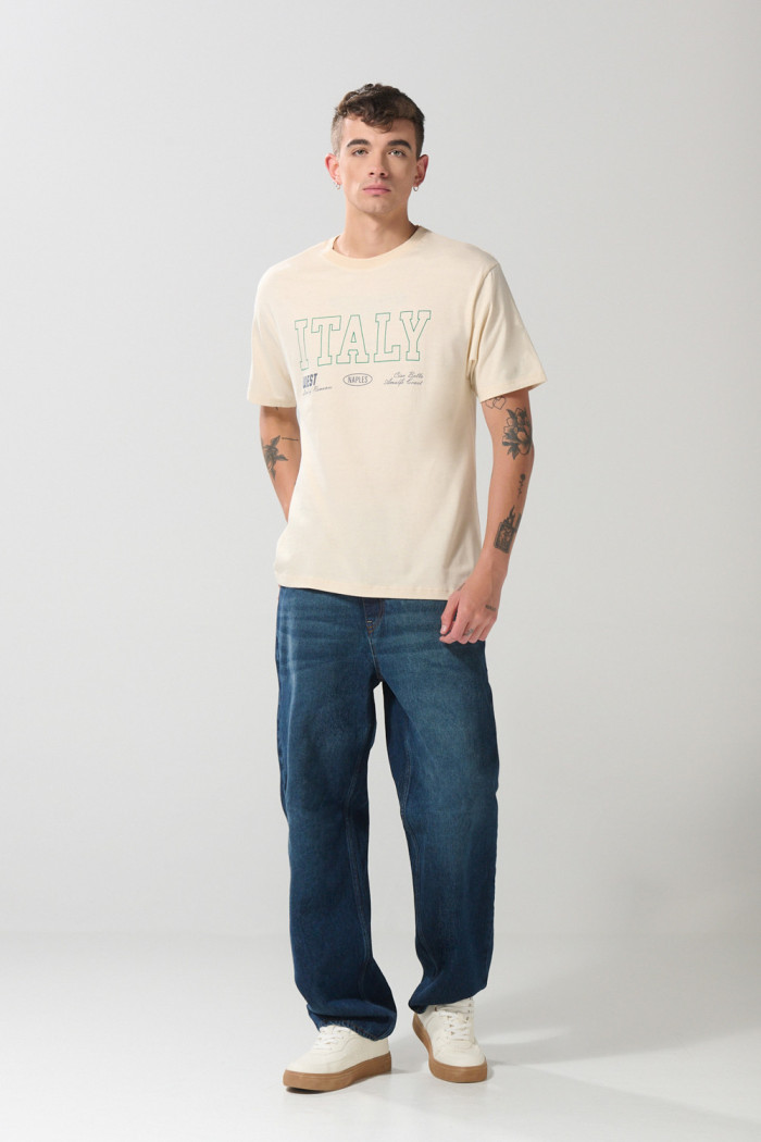 Camiseta hombro rodado kaki college con manga corta
