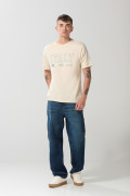 Camiseta hombro rodado kaki college con manga corta