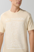 Camiseta cuello redondo kaki con arte de Joy Division