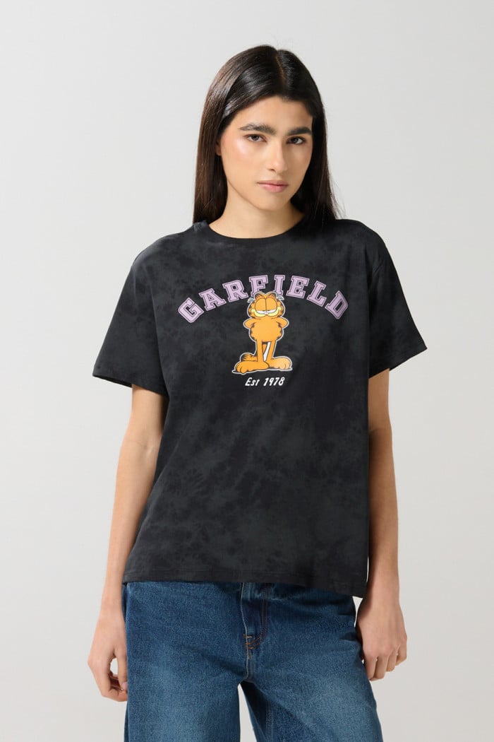 Camiseta negra tie dye manga corta de Garfield