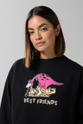 Buzo negro crop top con estampado de Los Picapiedra