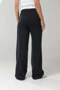 Pantalón jogger unicolor con bota recta y bolsillos