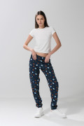 Pantalón jogger azul intenso con diseño de Escandalosos