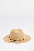 Sombrero fedora café claro con cordón decorativo