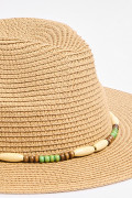 Sombrero fedora café claro con cordón decorativo