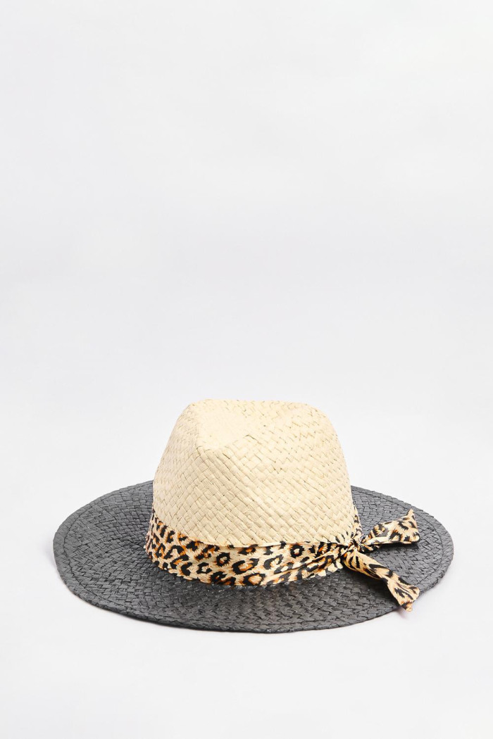 Sombrero negro fedora con cinta y copa en contraste