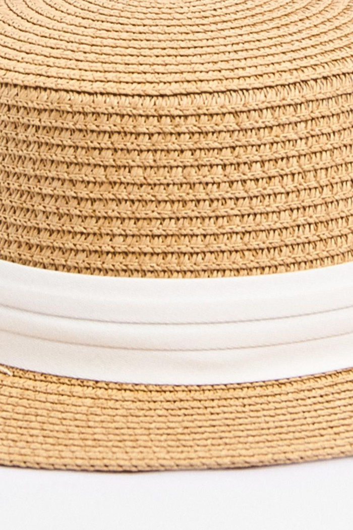 Sombrero Panamá kaki oscuro con cinta en contraste