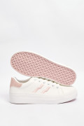 Tenis cremas claros casuales con contrastes rosados