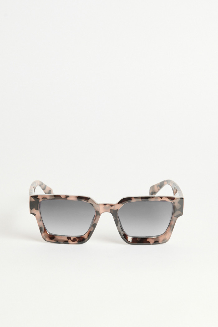 Gafas kakis wayfarer con marco cuadrado estampado