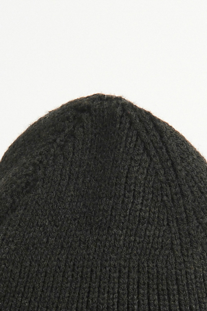 Gorro tejido unicolor con doblez ajustable sencillo