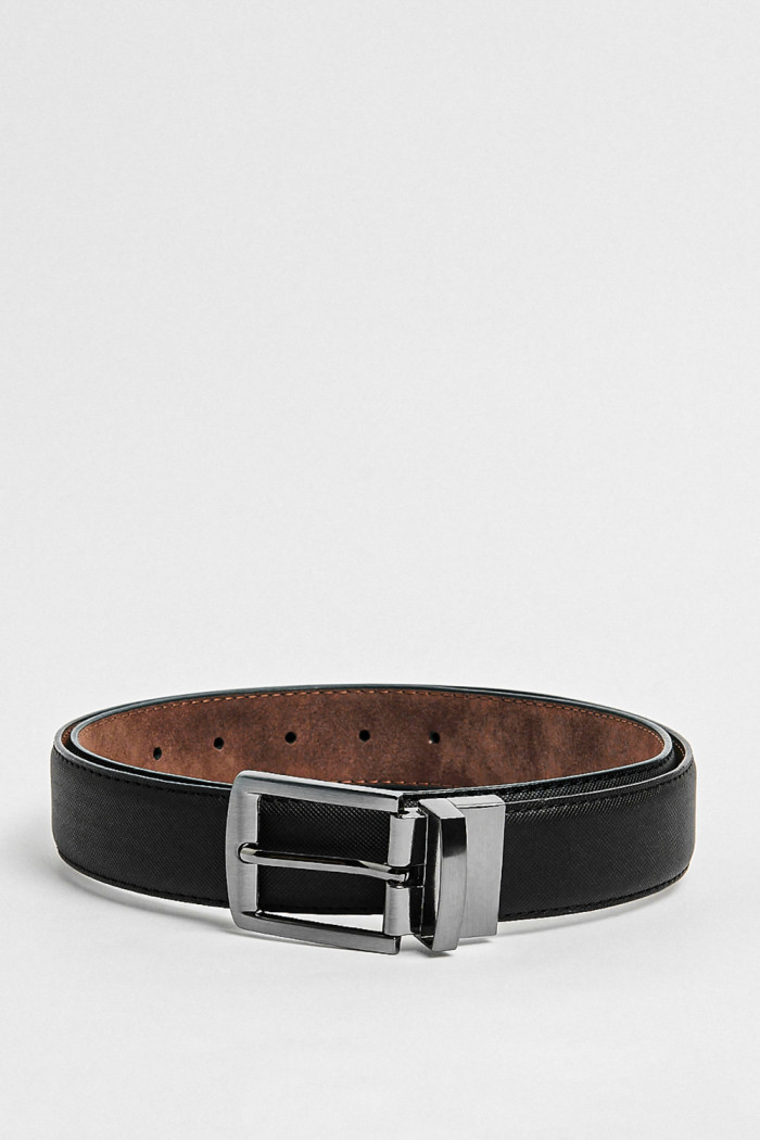 Cinturón reversible negro con hebilla cuadrada y texturas