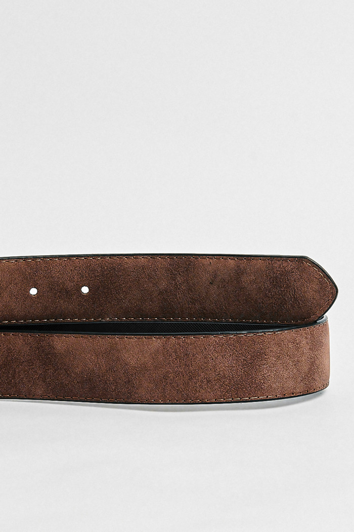 Cinturón reversible negro con hebilla cuadrada y texturas