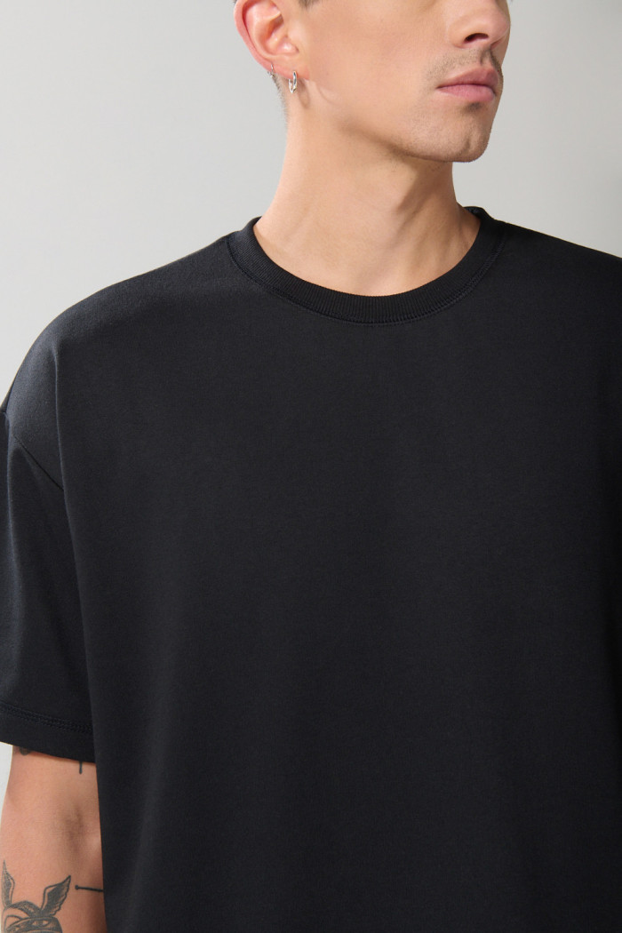 Camiseta unicolor oversize manga corta en tela gruesa
