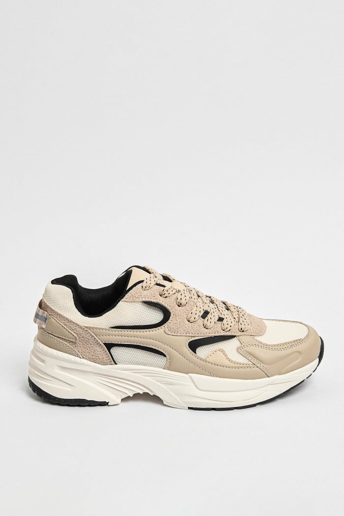 Tenis de plataforma kakis con suelas altas y cortes