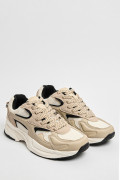 Tenis de plataforma kakis con suelas altas y cortes