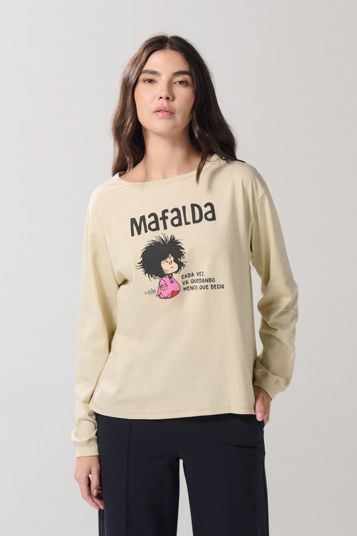 Camiseta kaki clara manga larga con diseño de Mafalda