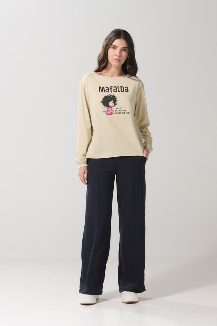 Camiseta kaki clara manga larga con diseño de Mafalda