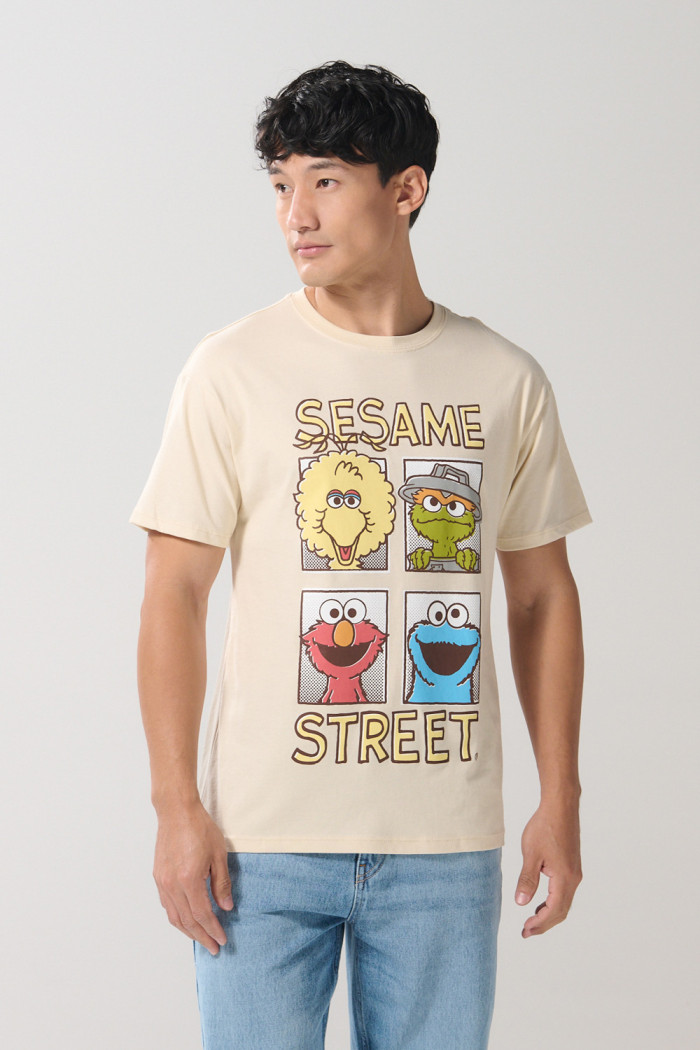 Camiseta de Plaza Sésamo kaki clara manga corta
