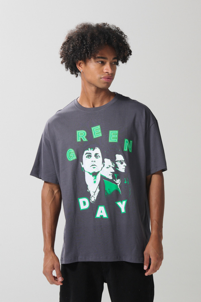 Camiseta gris oversize manga corta de Green Day