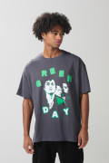 Camiseta gris oversize manga corta de Green Day