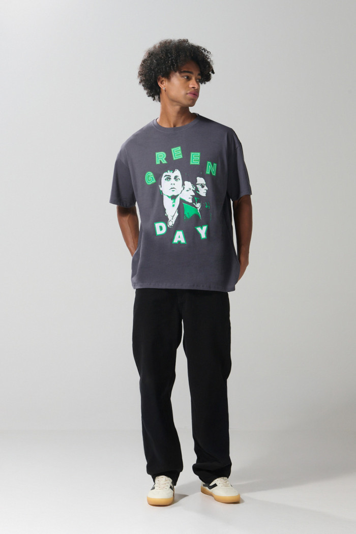 Camiseta gris oversize manga corta de Green Day