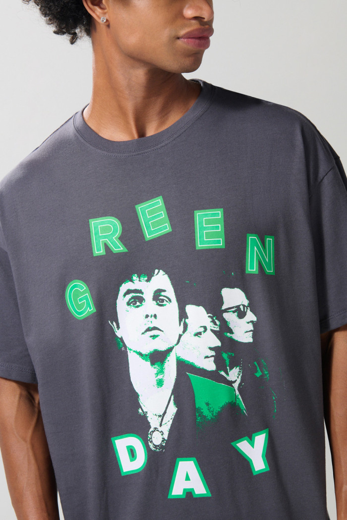 Camiseta gris oversize manga corta de Green Day