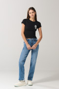 Camiseta college negra manga corta con texturas