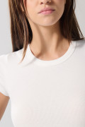 Camiseta manga corta unicolor con texturas acanaladas