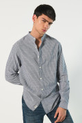 Camisa unicolora rayas con cuello nerú y manga larga
