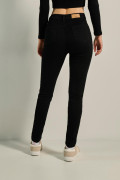 Jean jegging ajustado negro con tiro súper alto y bolsillos