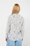 Blusa manga larga estampada unicolor con doble bolsillo