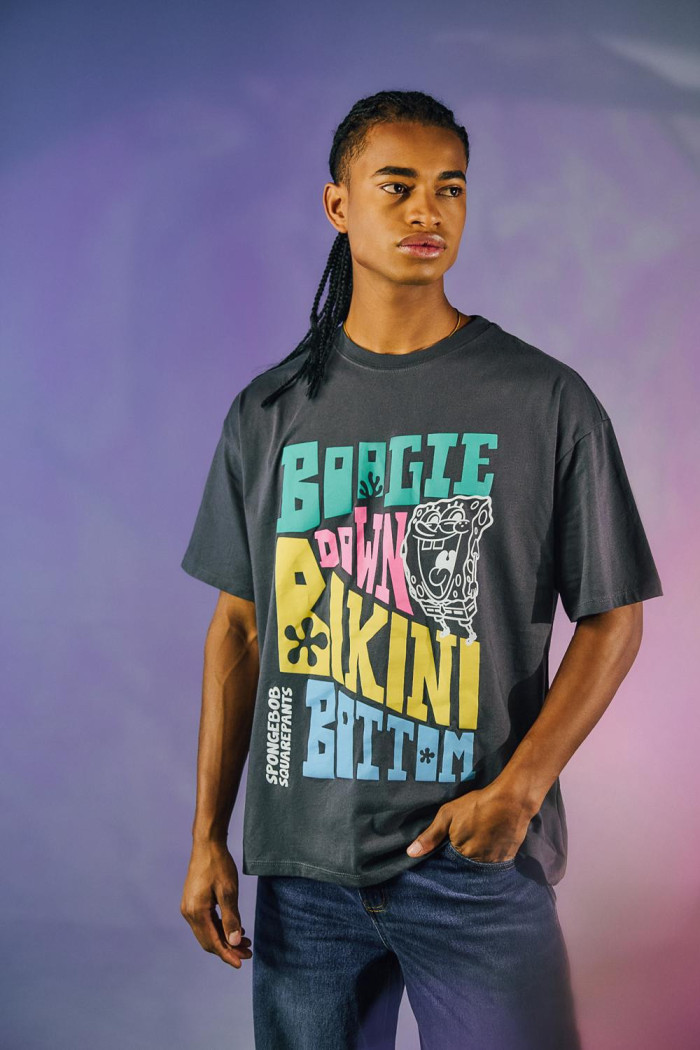 Camiseta oversize manga corta con estampado en frente de Bob Sponja