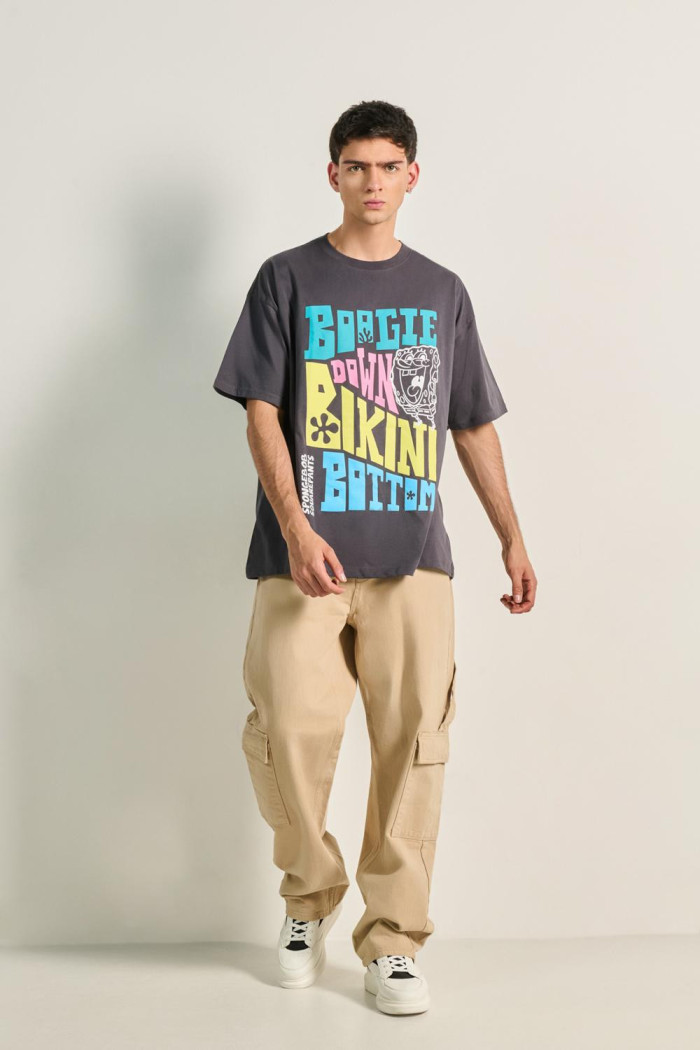 Camiseta oversize manga corta con estampado en frente de Bob Sponja