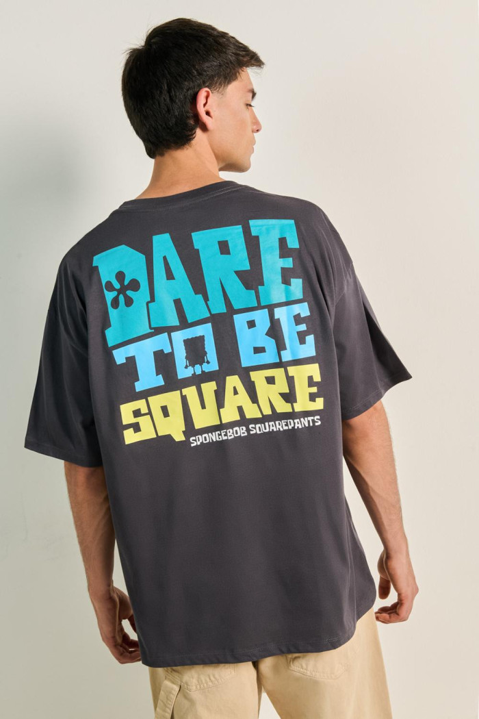 Camiseta oversize manga corta con estampado en frente de Bob Sponja