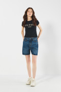 Short súper tiro alto azul oscuro en jean con bolsillos
