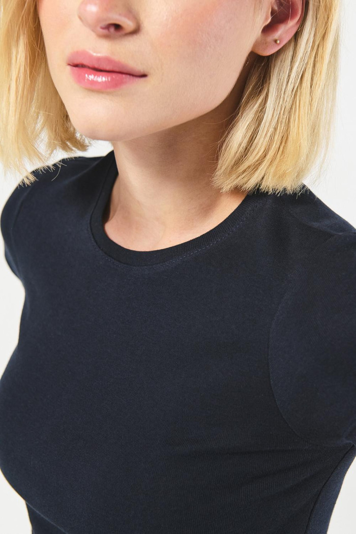 Camiseta cuello redondo azul intensa con corte en espalda