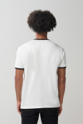 Camiseta college con contrastes y manga corta crema