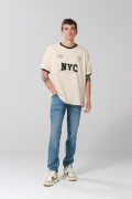 Camiseta oversize kaki manga corta con arte college