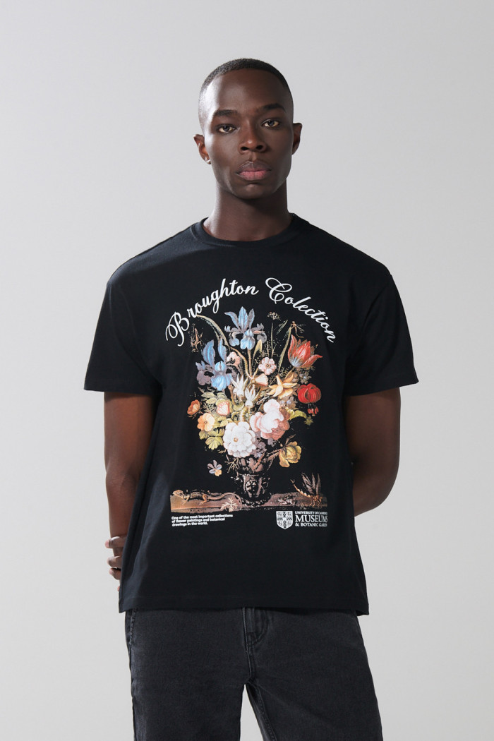 Camiseta artística de Cambridge negra manga corta 
