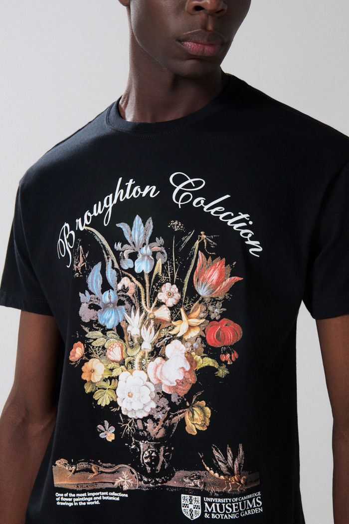 Camiseta artística de Cambridge negra manga corta 
