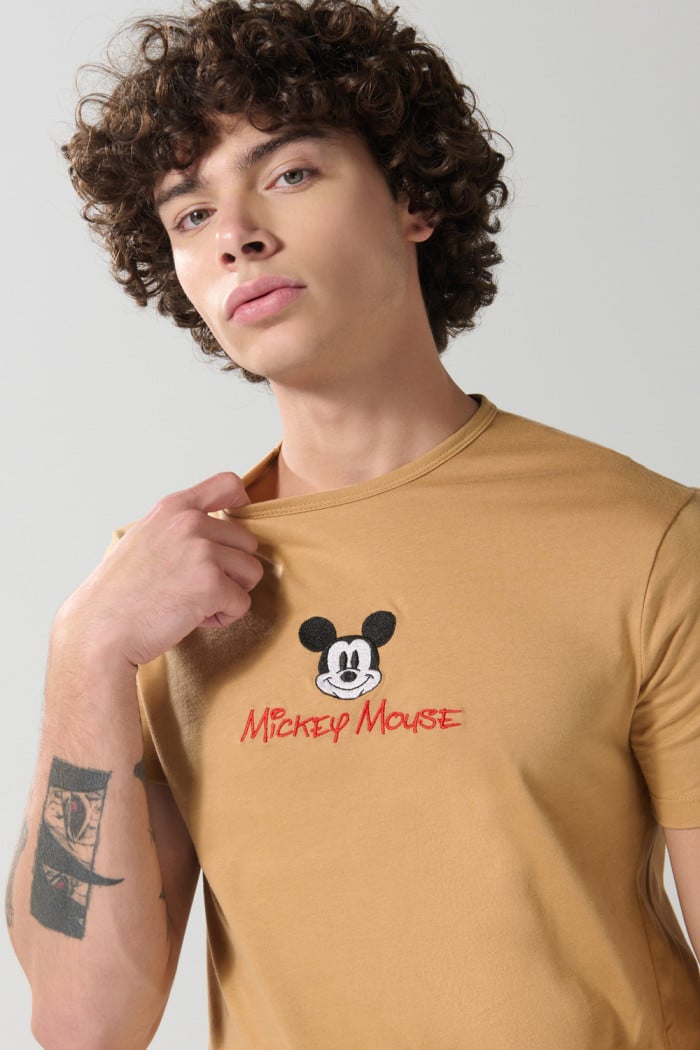 Camiseta manga corta unicolor con arte de Mickey