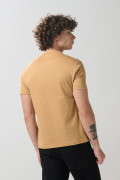 Camiseta manga corta unicolor con arte de Mickey
