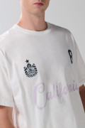 Camiseta crema oversize con arte college y cuello redondo