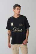 Camiseta oversize cuello redondo negra con arte college