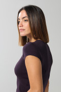 Camiseta cuello redondo morada con manga corta