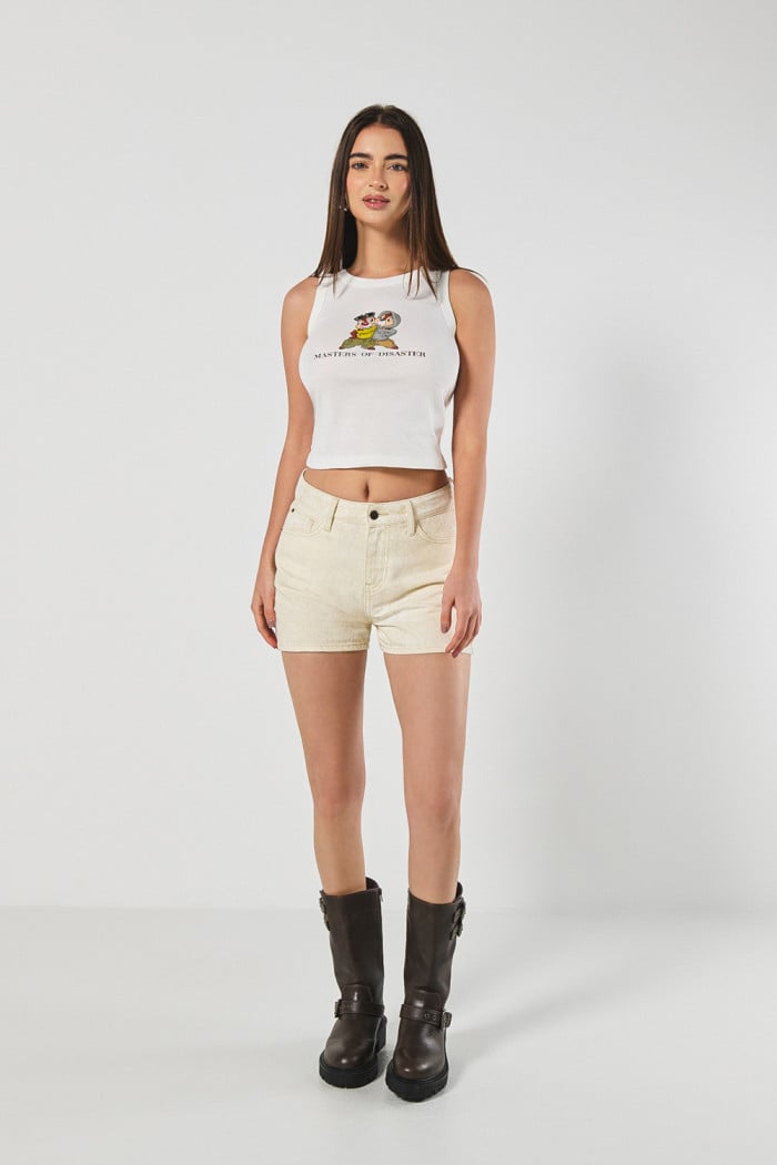 Camiseta manga sisa crema con arte de Chip N´ Dale