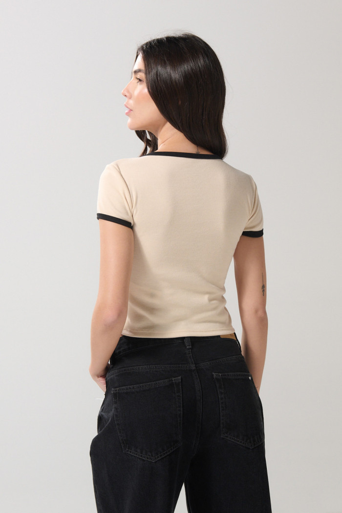 Camiseta en rib de Los Picapiedra kaki con cuello redondo
