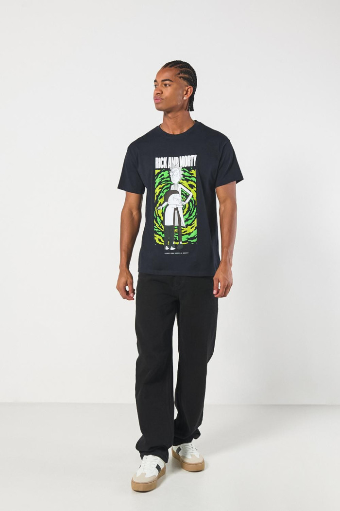 Camiseta cuello redondo azul con arte de Rick and Morty
