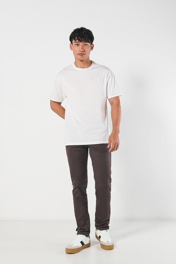 Camiseta unicolor manga corta con costura decorativa