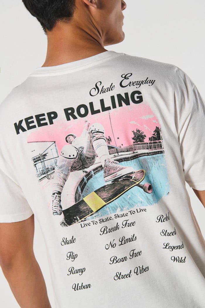 Camiseta unicolor en algodón manga corta con diseños urbanos